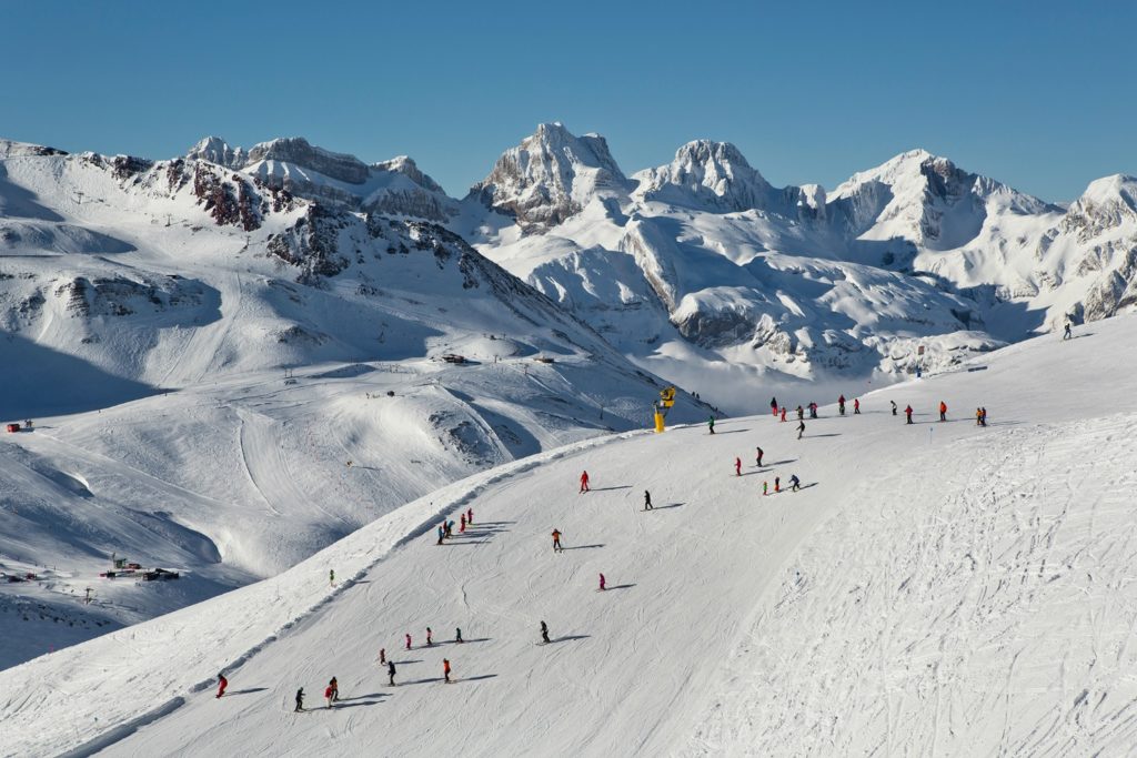 Esquiar en el Pirineo Aragonés - Estaciones de Esquí y Hoteles